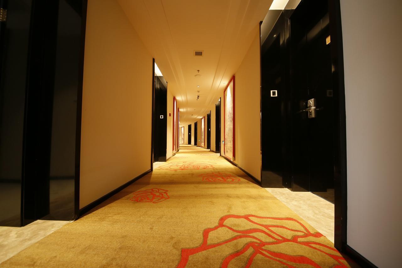 Howard Johnson Flower City Hotel 쿤밍 외부 사진